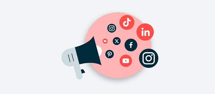 Megafono con icone dei social media che fluttuano in una bolla rosa, inclusi i loghi di Instagram, Facebook, YouTube, TikTok e LinkedIn